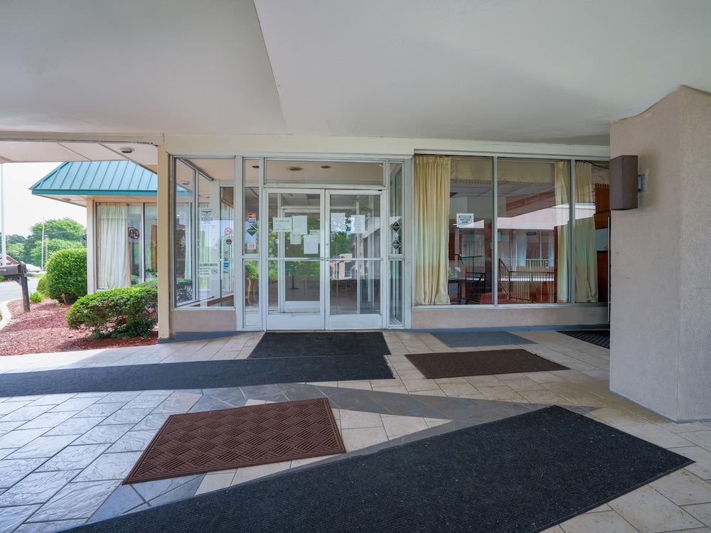Travelodge by Wyndham Henderson - photo 36