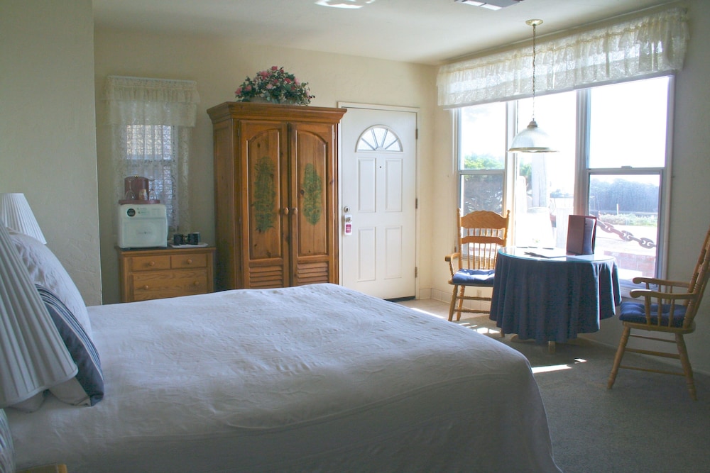 Captains Cove Inn — hotel in Cambria
