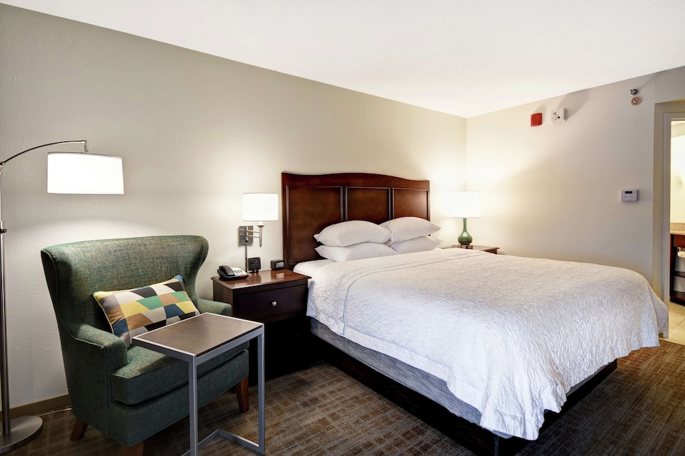 Hampton Inn Kansas City Overland Park - photo 17