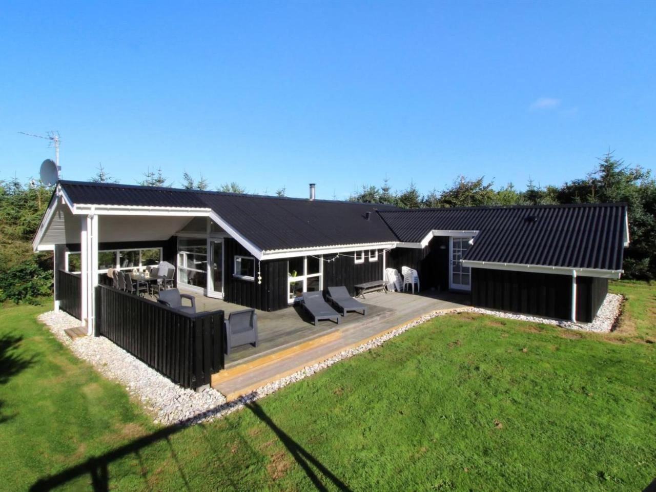 Holiday Home Annalisa 1 2km from the sea by Interhome — 4-Star Luxury Hotel in Lokken, Denmark