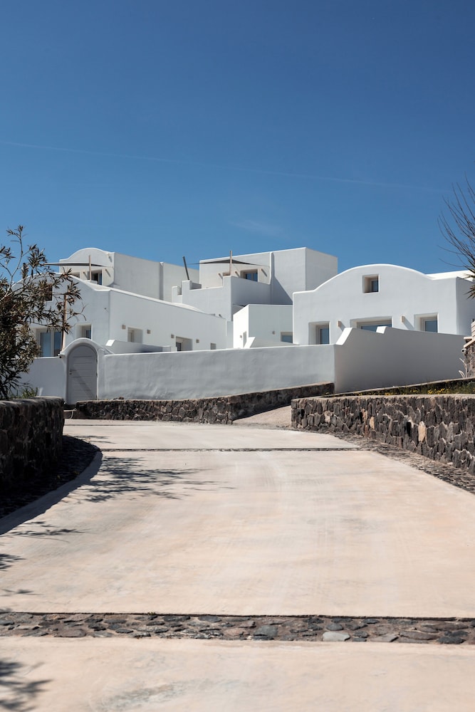 Oikos Santorini Living Concept — Fira — photo 2