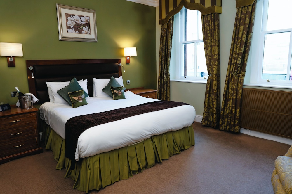 The George Hotel