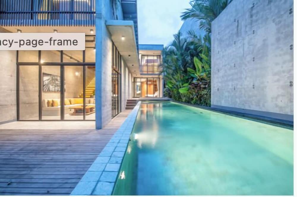 Modern 4 BR villa heart of Canggu 8mins to beach — 4-Star Luxury Hotel in Canggu, Indonesia