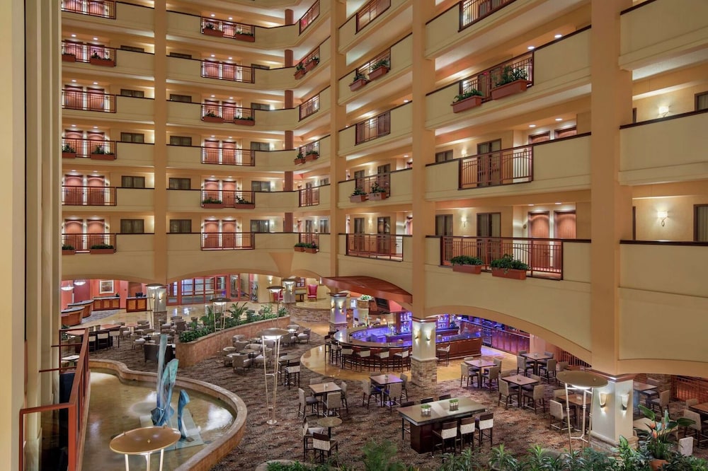 Embassy Suites by Hilton San Marcos Hotel Conference Center - photo 4
