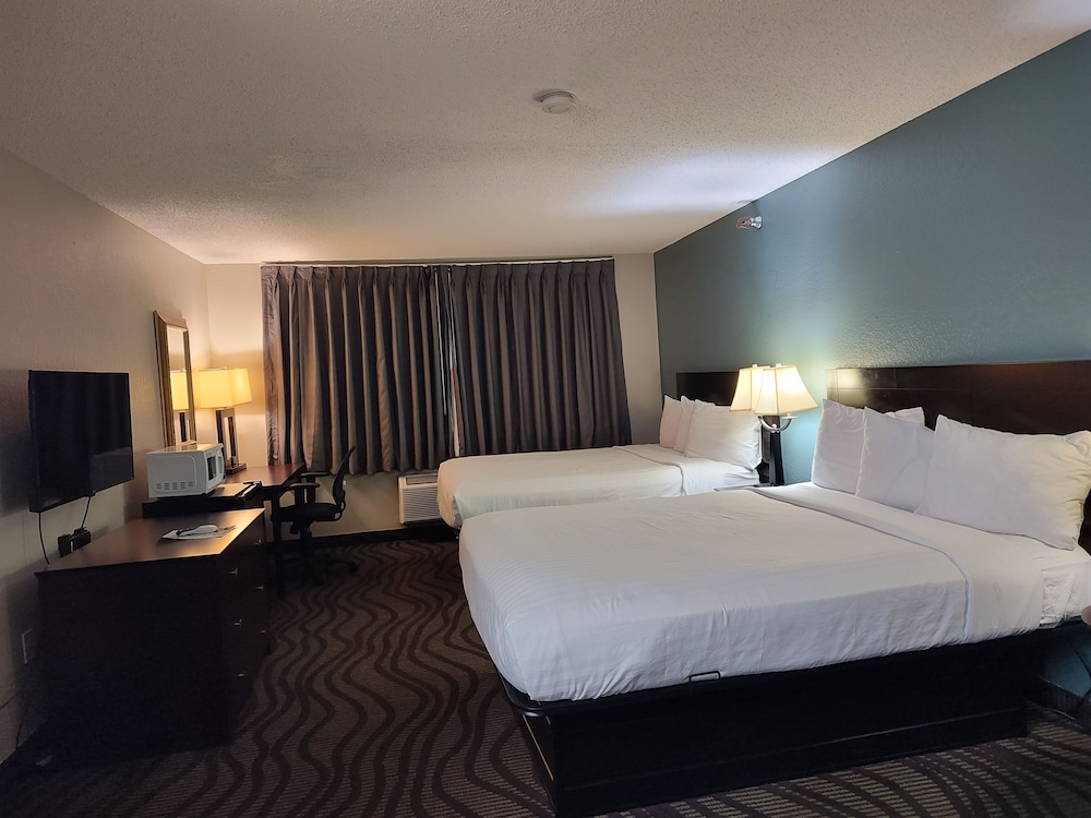 Baymont Inn & Suites by Wyndham Lincoln NE - photo 2