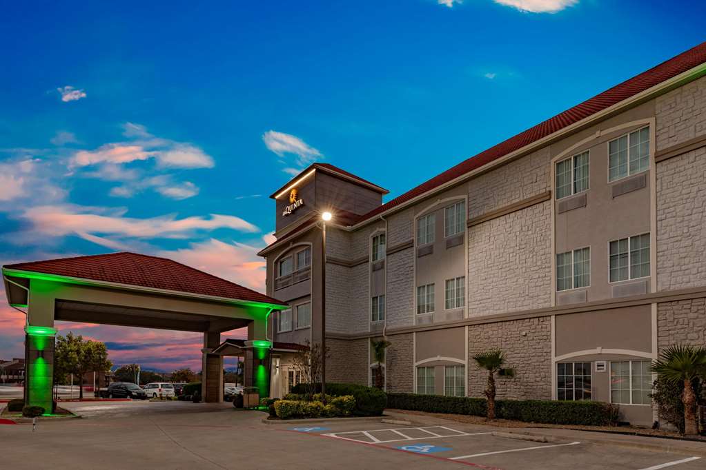 La Quinta Inn & Suites by Wyndham Garland Harbor Point - photo 4