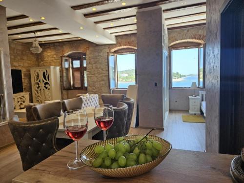 Luxury Seafront Suite Fabri — 4-Star Luxury Hotel in Vis, Croatia