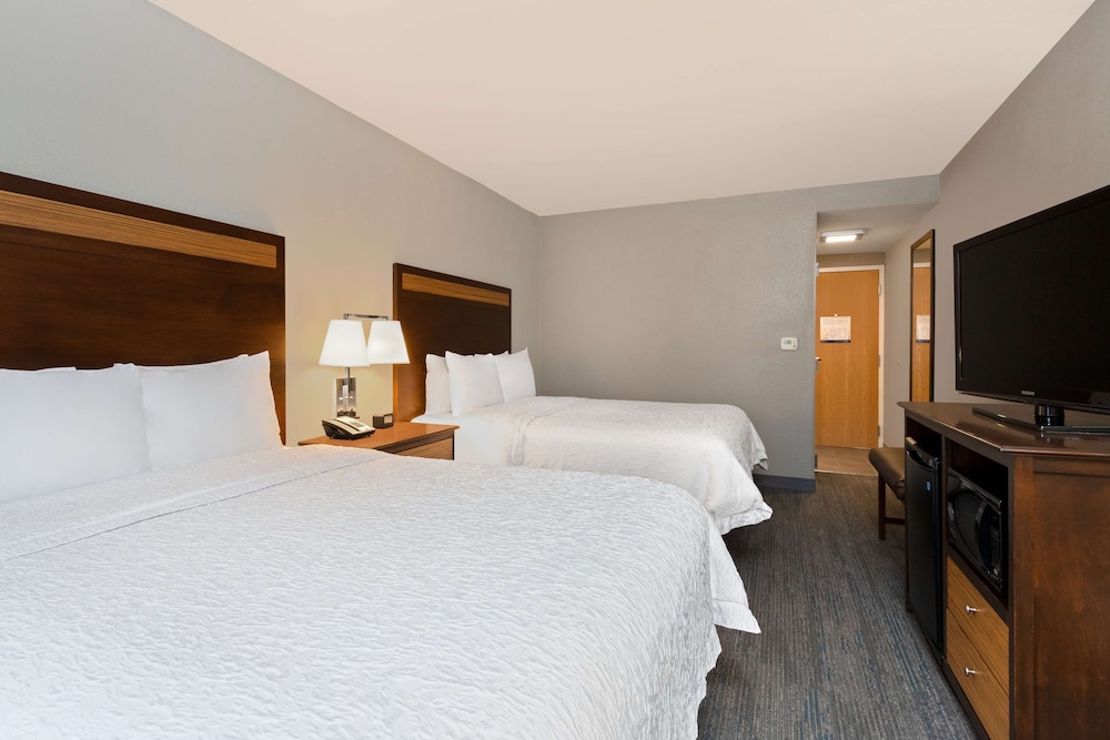 Hampton Inn & Suites Fort Myers Beach Sanibel Gateway - photo 10