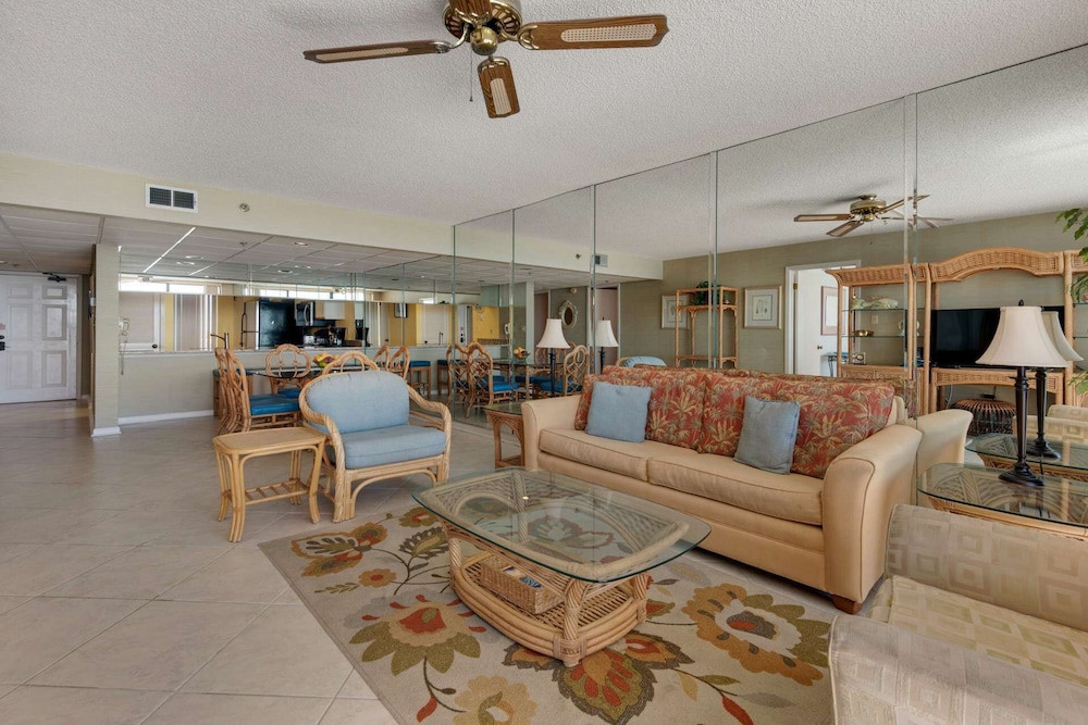 Edgewater Beach Resort Tower 3 811 - photo 17