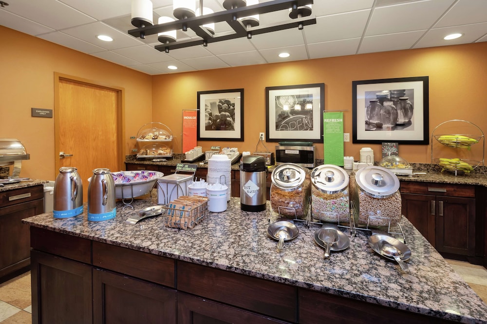Hampton Inn & Suites Austin Airport - photo 38