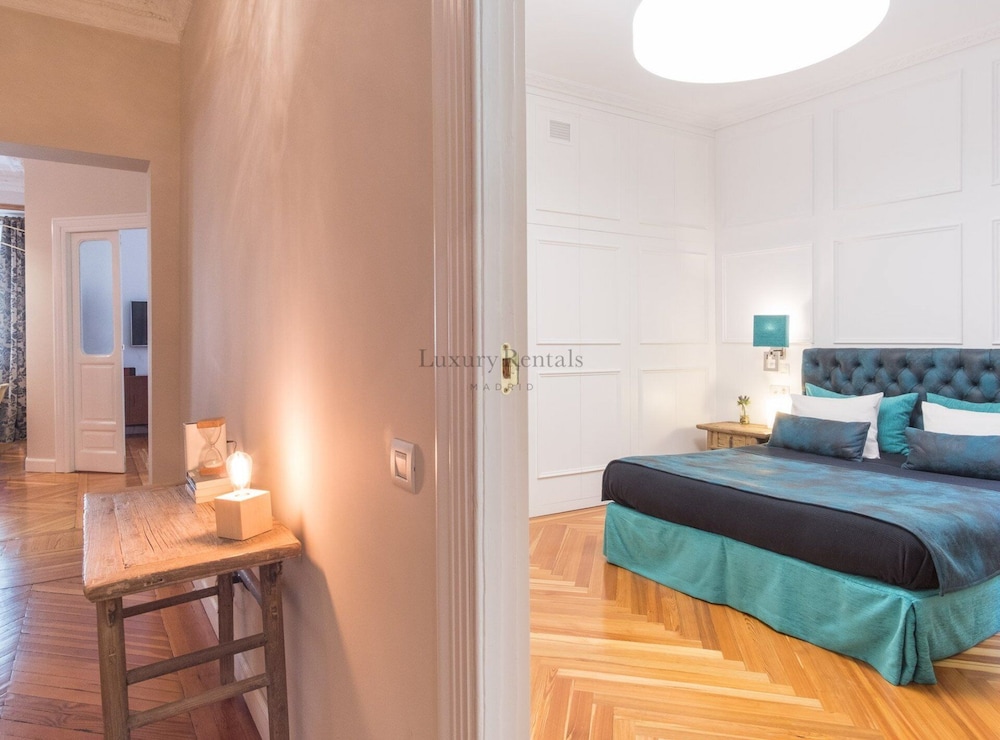 Plaza Santo Domingo — 4-Star Luxury Hotel in Madrid, Spain