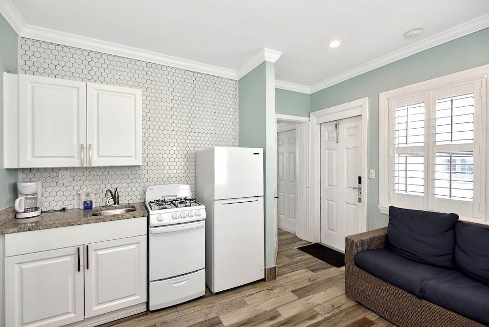 Shoreline Suites & Cabana Cottages - photo 70