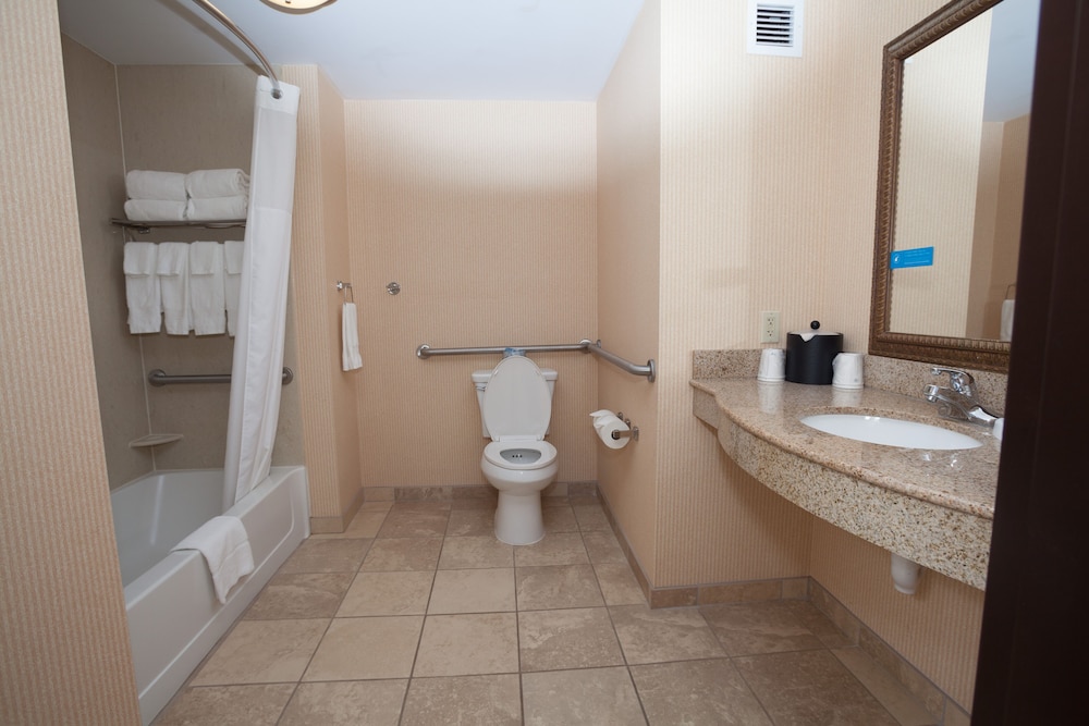 Hampton Inn Oneonta - photo 32