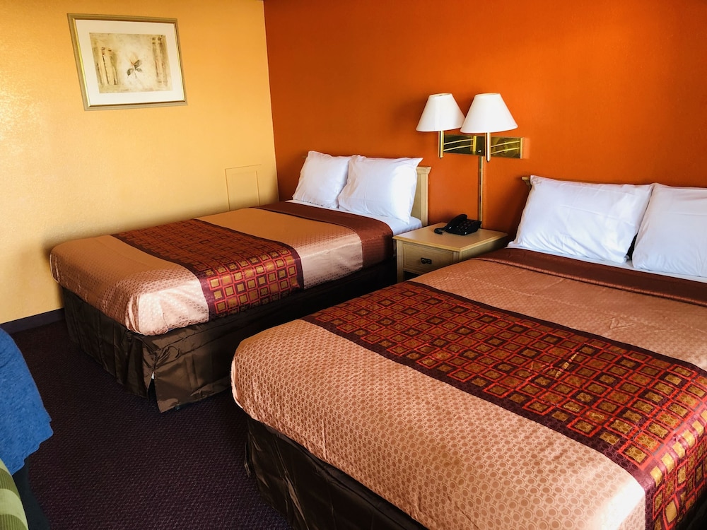 Hutchinson Inn - photo 20