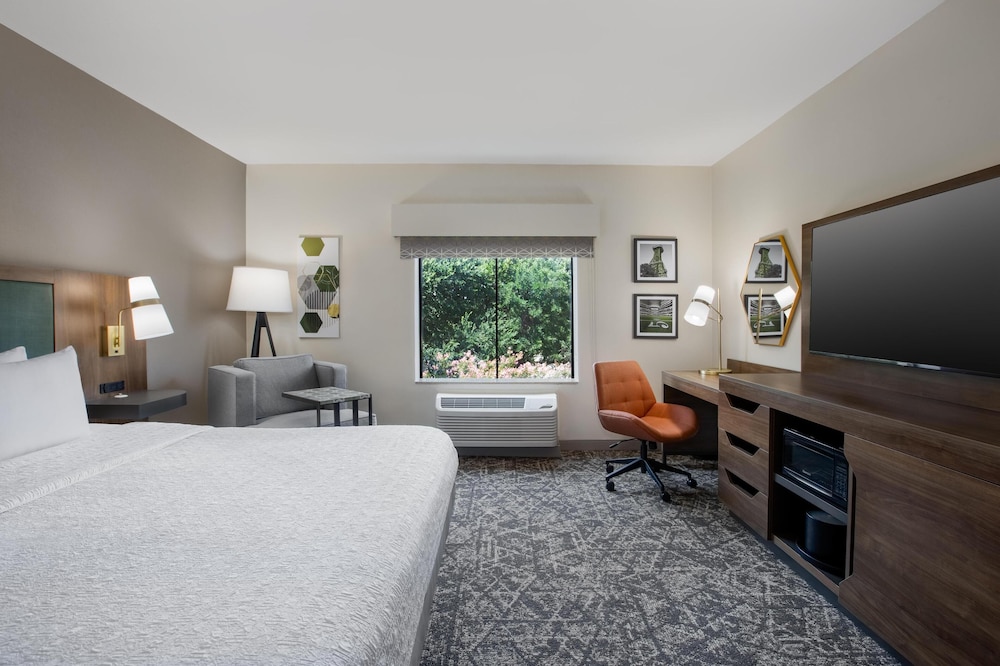 Hampton Inn & Suites Dallas Arlington N Entertainment Dist. - photo 20