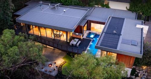 Family Retreat Pool Spa & Sauna — hotel in Mornington