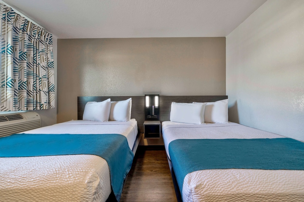 Motel 6 Anaheim CA Fullerton East - photo 16