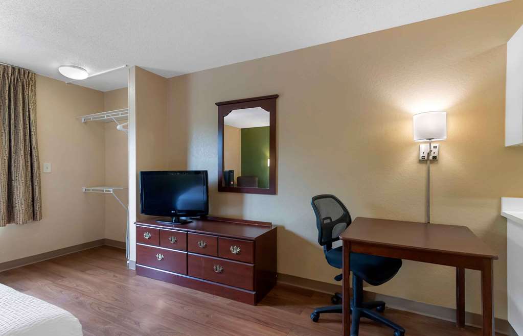 Extended Stay America Suites Atlanta Perimeter Crestline - photo 13