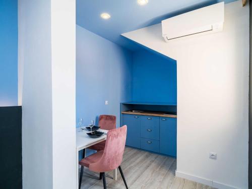 Apartments Tayra Deluxe studio apartment with terrace BR4