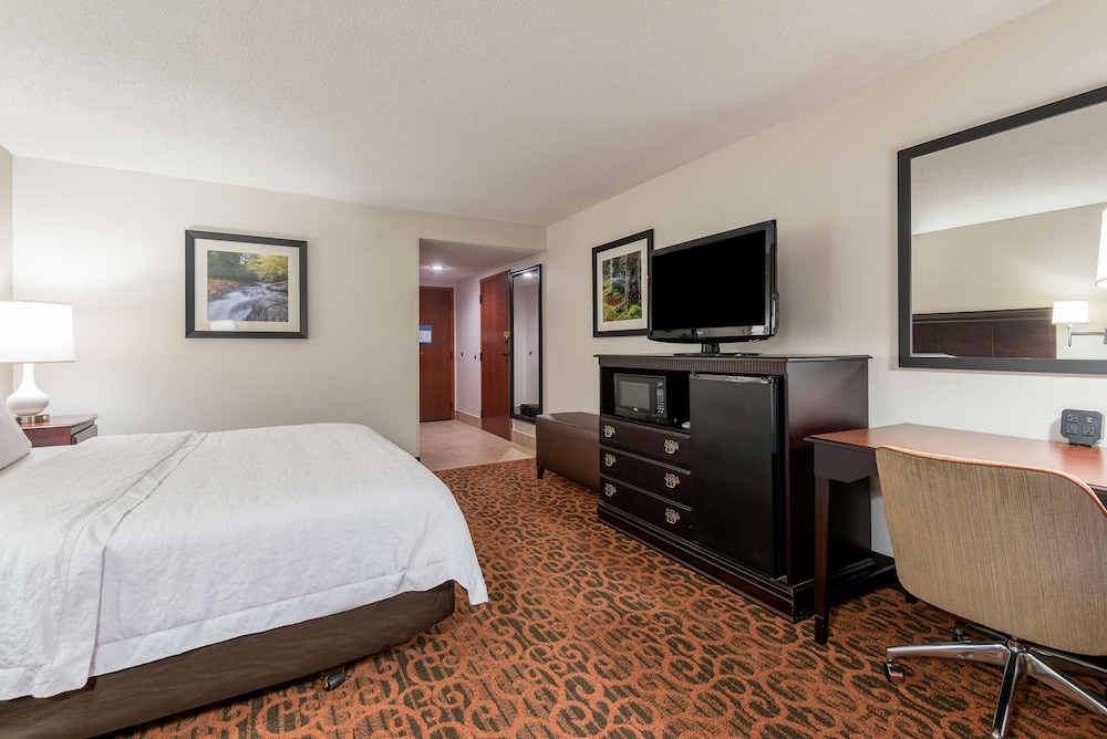 Hampton Inn Parkersburg Mineral Wells - photo 15
