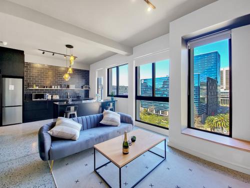 Stylish Studio Apartment with Rooftop Pool