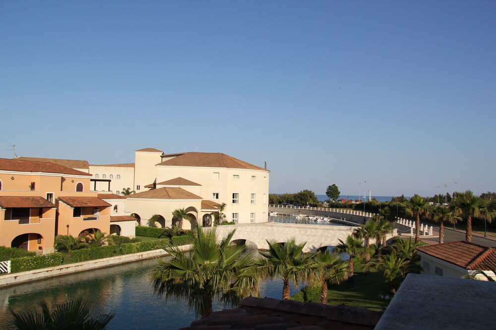 Marinagri Resort — hotel in Policoro