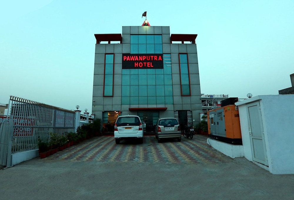 Pawanputra Hotel — hotel in Tijara