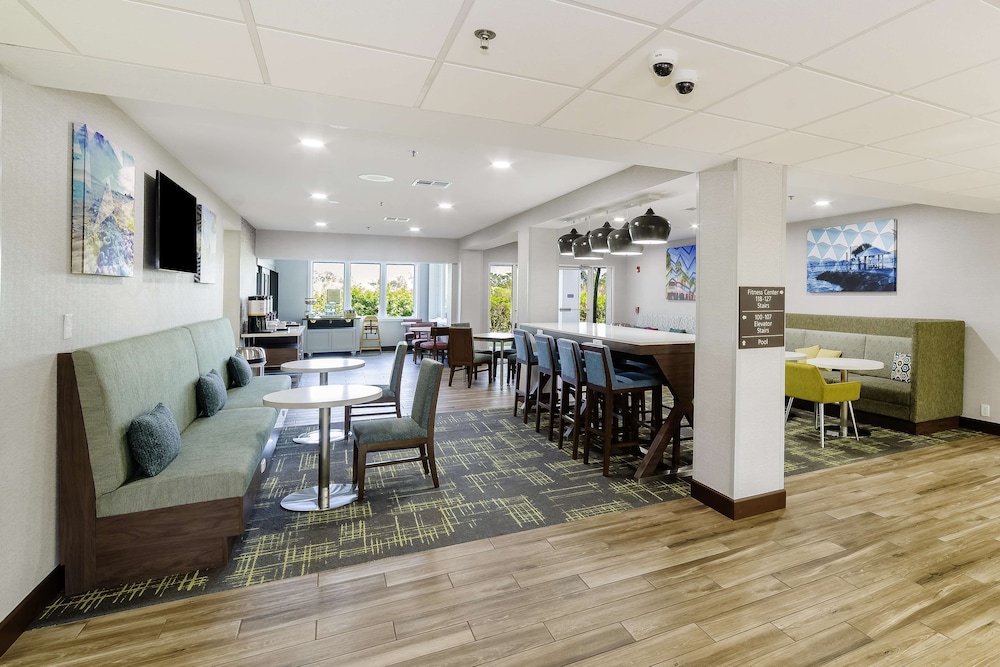 Hampton Inn Port Charlotte - photo 2