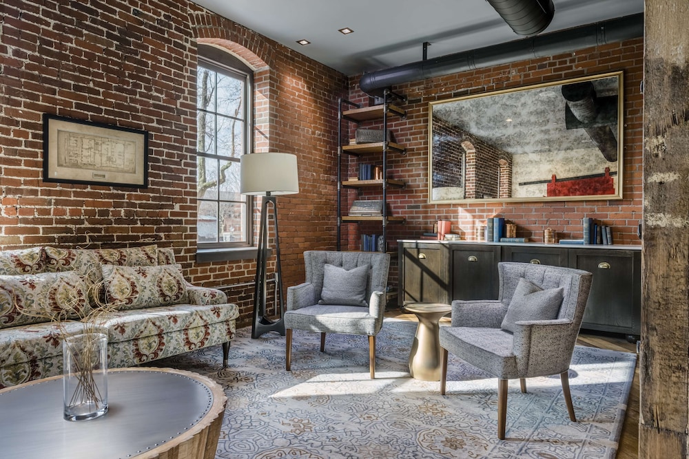 The Wilbur Lititz Tapestry Collection by Hilton - photo 13