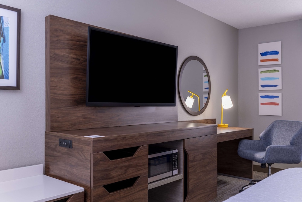 Hampton Inn & Suites St. Louis Chesterfield - photo 17