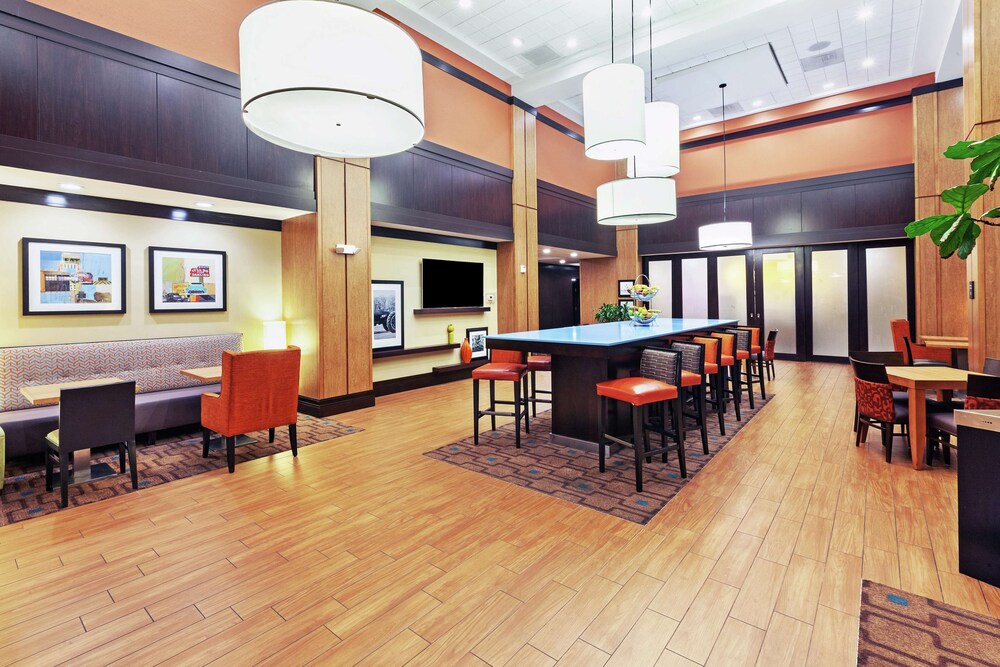 Hampton Inn & Suites by Hilton Houston North IAH - photo 2
