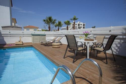 luxury Villa With A Private Pool And Garden Pernera Villa 31