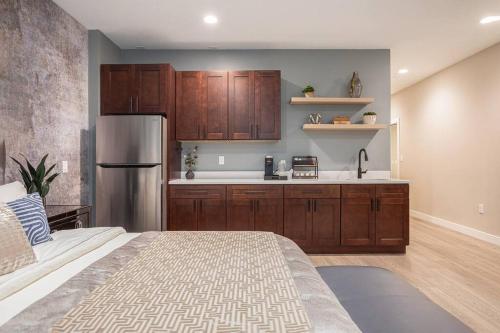Private Room Kitchen & Bath 1 — Bradenton — photo 2