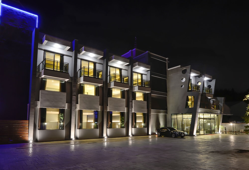 M hotel - last minute hotel in Nantou