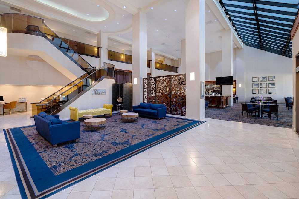 Embassy Suites by Hilton Santa Clara Silicon Valley - carbon neutral hotel in Santa Clara
