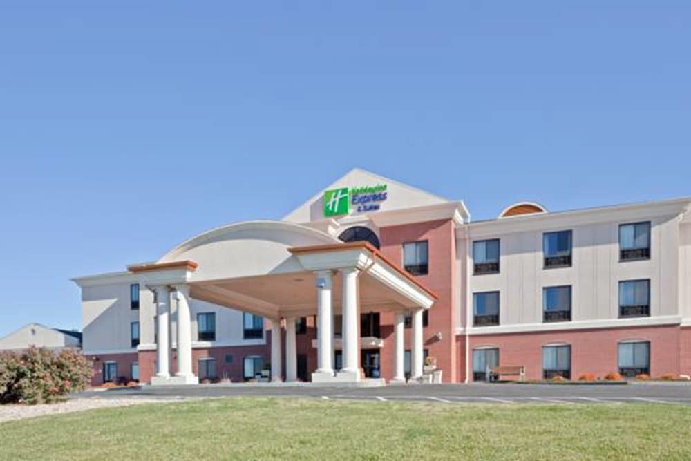 Holiday Inn Express Hotel & Suites Concordia by IHG - photo 39