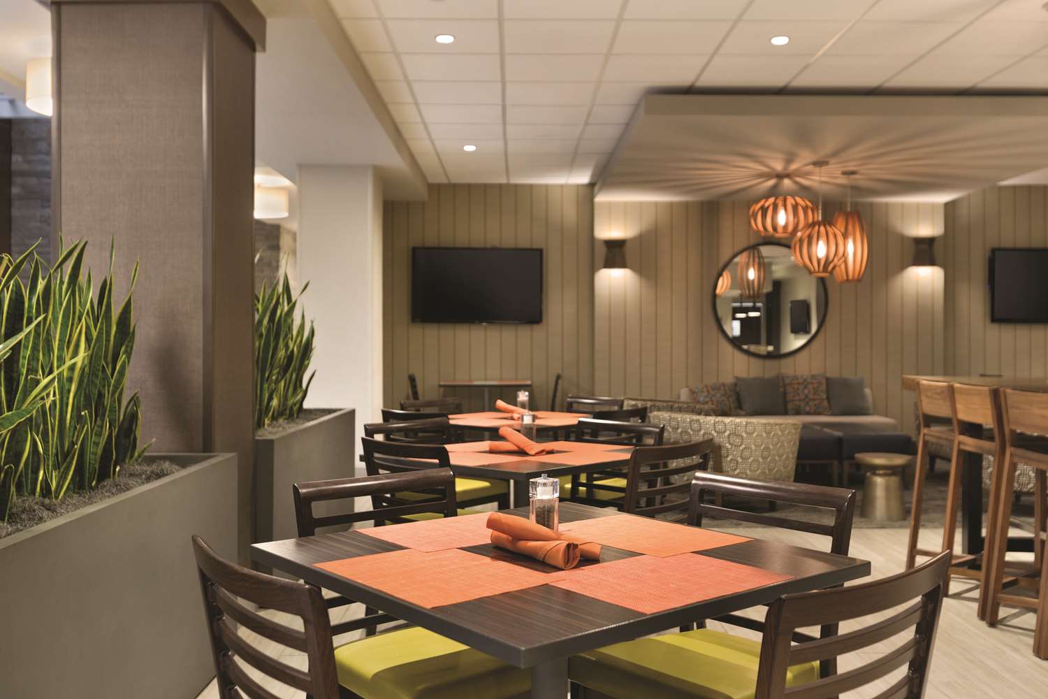 Embassy Suites by Hilton Bloomington Minneapolis - photo 26