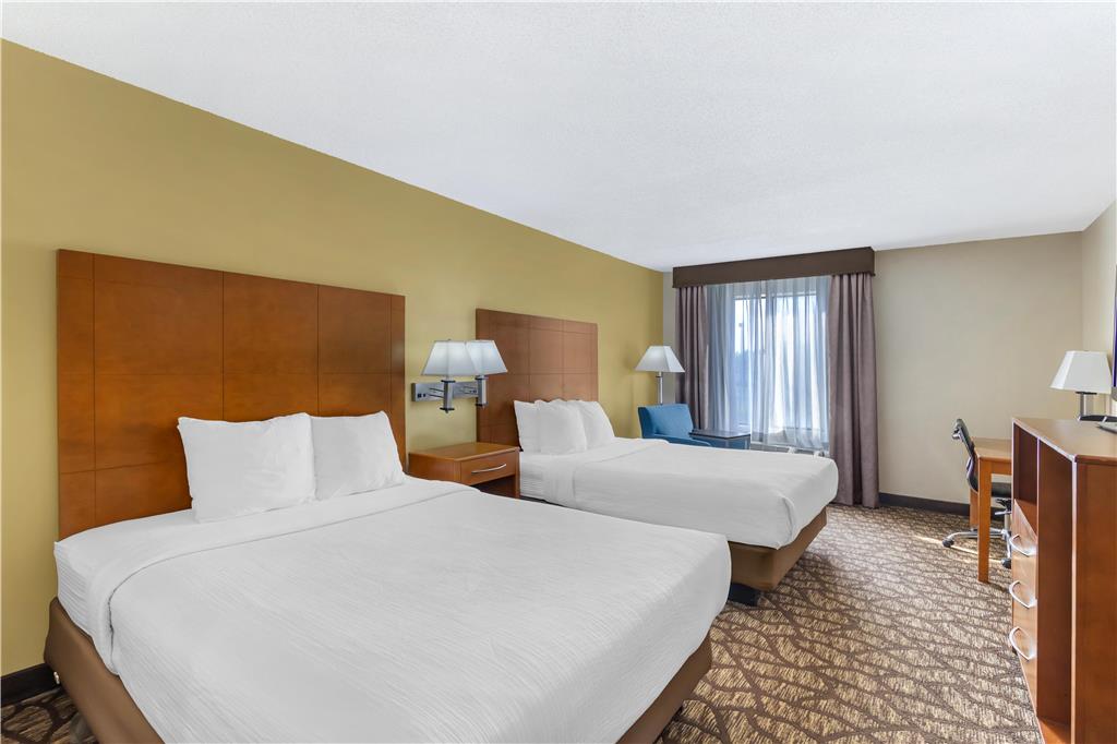Best Western Plus Richmond Hill Inn - photo 3