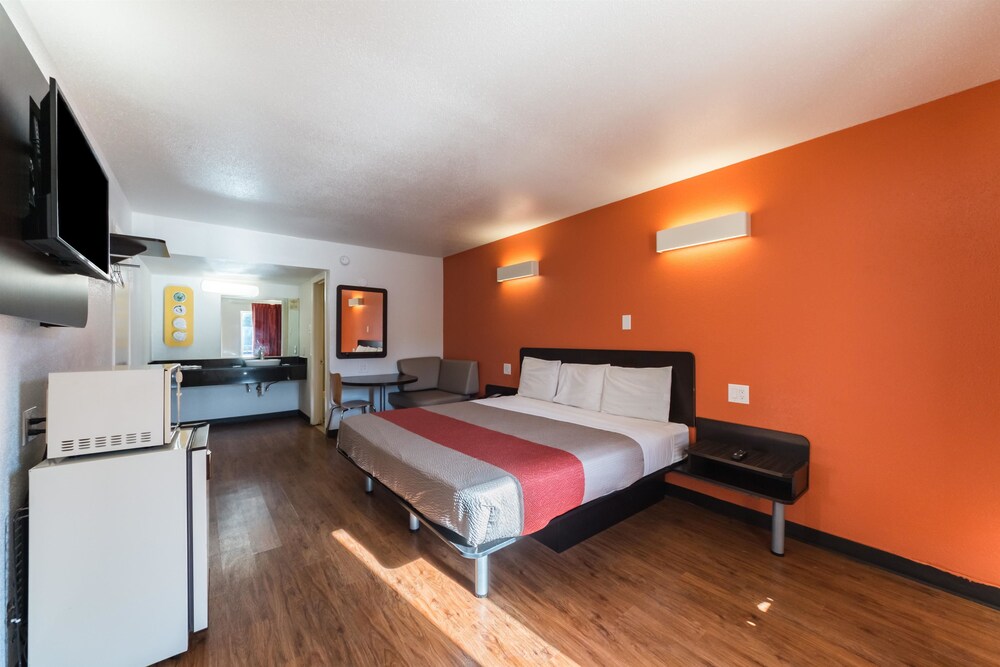 Rodeway Inn San Antonio Downtown - photo 12