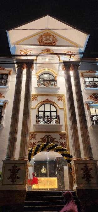 King Royal Hotel — hotel in Brebes