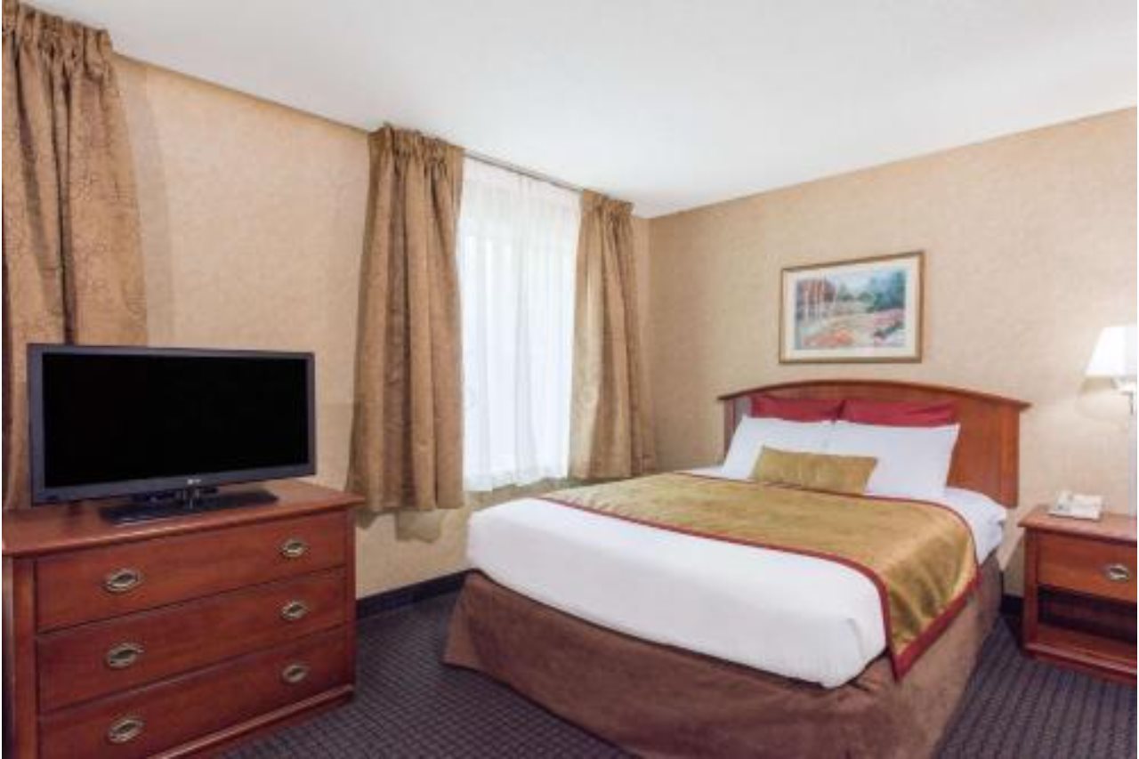 Lancaster Suites - photo 13