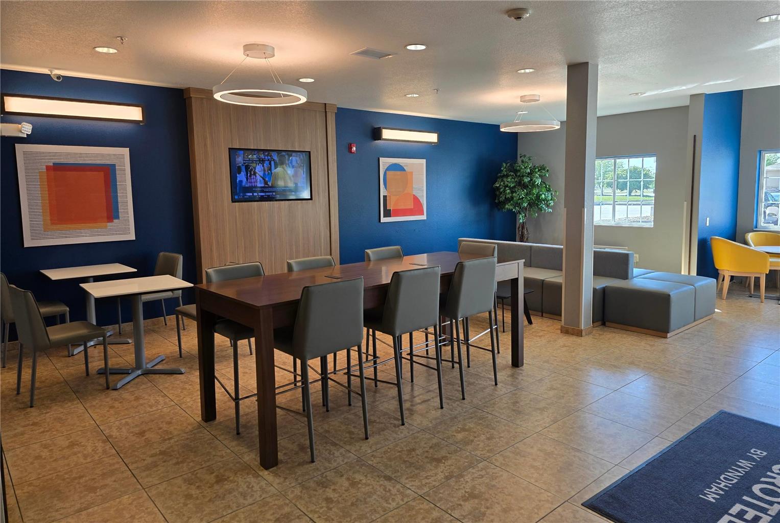 Microtel Inn & Suites by Wyndham Council Bluffs Omaha - photo 7