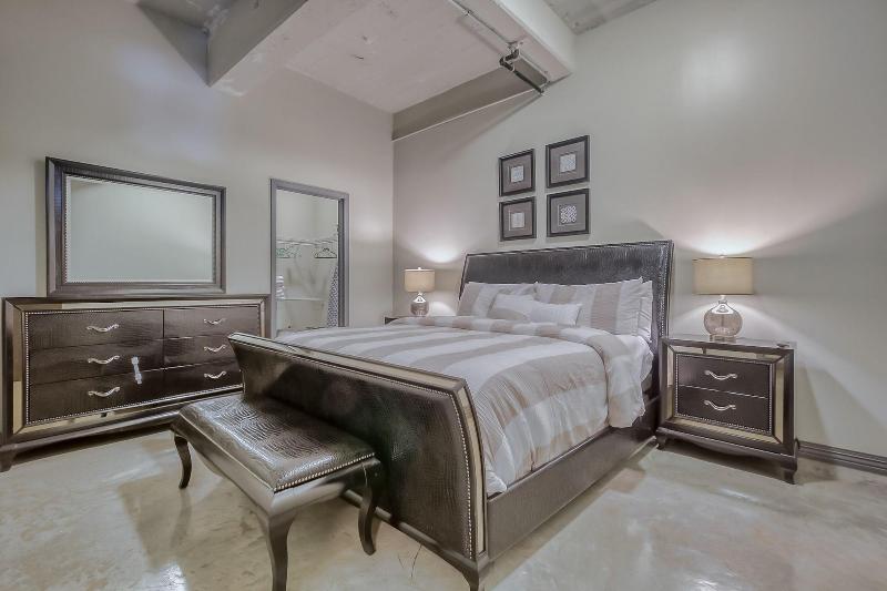 Luxury Downtown Dallas Stay by Amyfinehouse - photo 77
