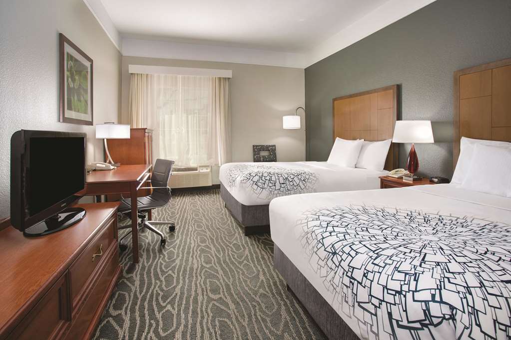 La Quinta Inn & Suites by Wyndham Gallup - photo 19