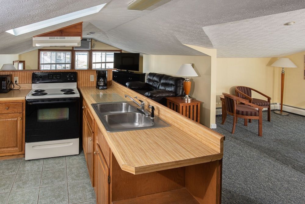 Abellona Inn & Suites - photo 6