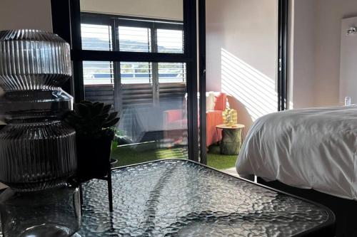 Hermanus Waterfront Apartment No.19 — 4-Star Luxury Hotel in Hermanus, South Africa