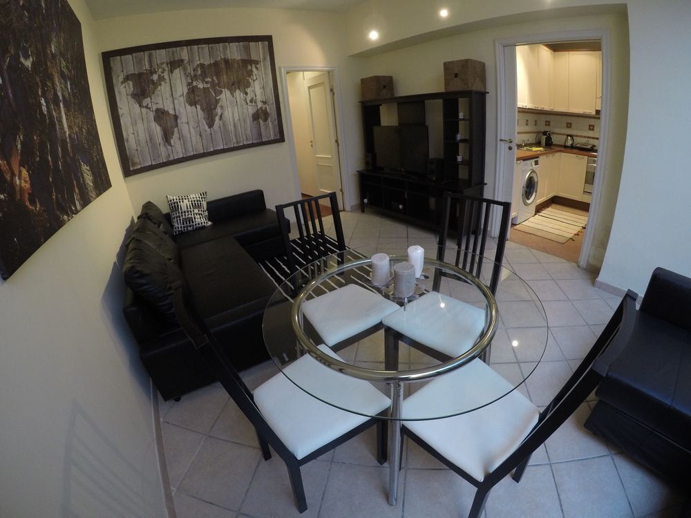 Renza House Chiaia — 4-Star Luxury Hotel in Naples, Italy