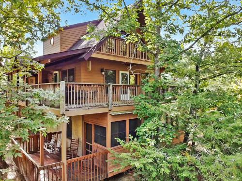 Mountain Side - carbon neutral hotel in Pigeon Forge