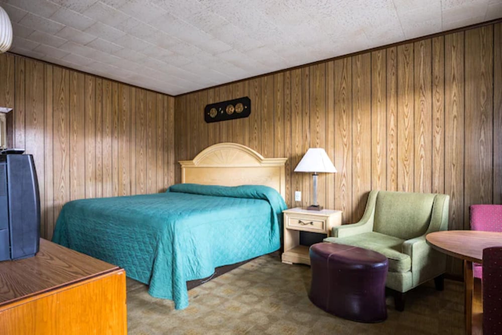 OYO Hotel Holly Springs MS - photo 16