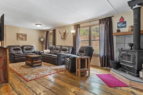 Blue Pine Retreat in Lead, United States